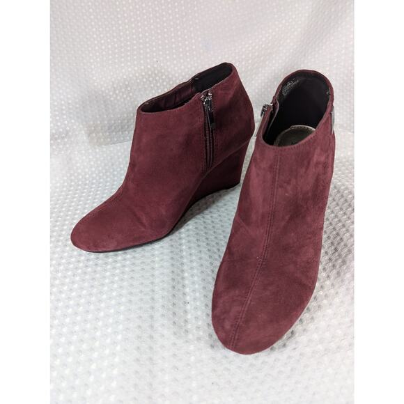 ANNE KLEIN! BURGUNDY RED GENUINE SUEDE LEATHER WEDGE HEEL ANKLE BOOTS! SZ 9M - Picture 3 of 10
